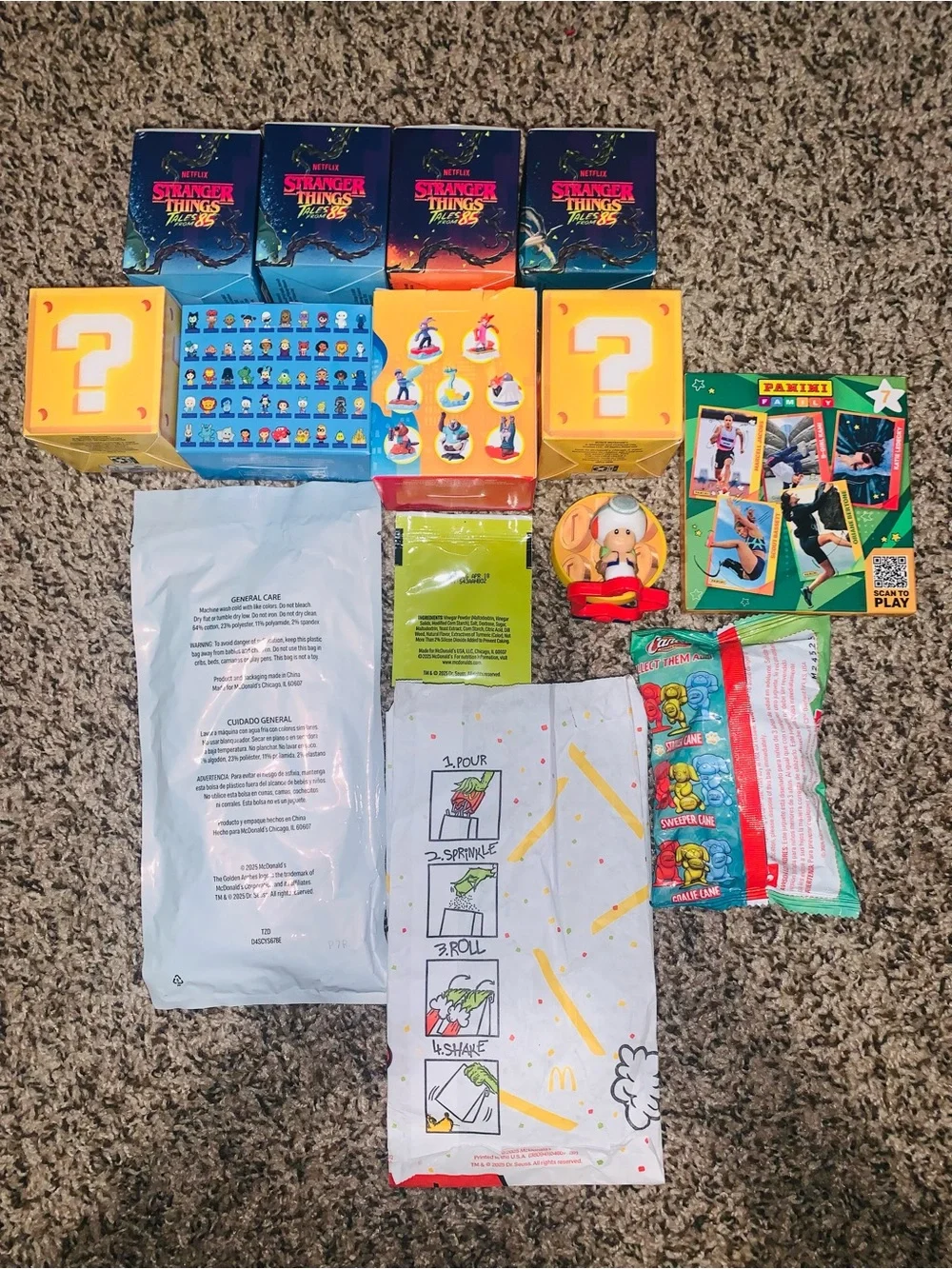 McDonald's Unopened Grinch Meal Holiday Salt and Socks+ Bunch Of Mcdonald’s Toys
